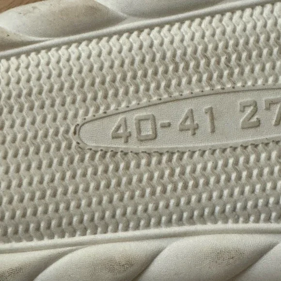 Novelty Cow Slippers - Fun Comfort Slides, Cozy House Shoes Size 40-41 - Picture 4 of 7